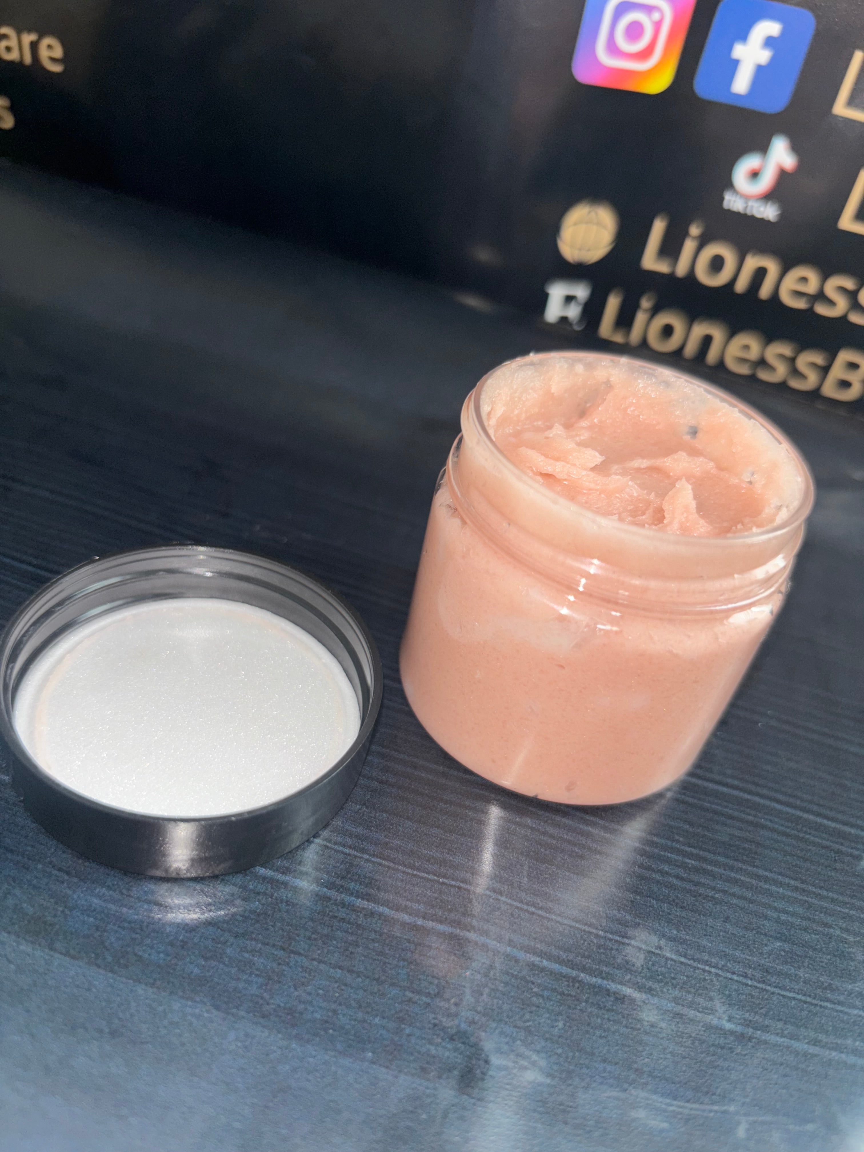 Lily Body Scrub